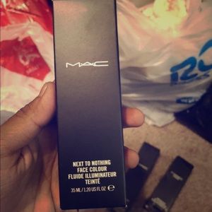 MAC Next to Nothing Face colour